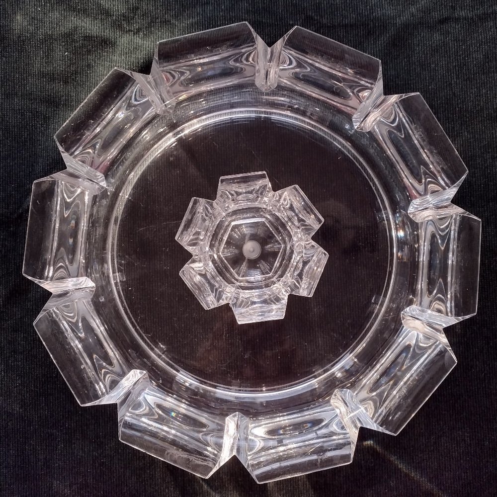 Stunning! Be party ready! Vintage Wm. Bounds Chip with Dip Bowl! Very sturdy!